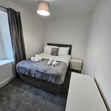 Fully Equipped Kitchen, Double Room Neath Exterior photo