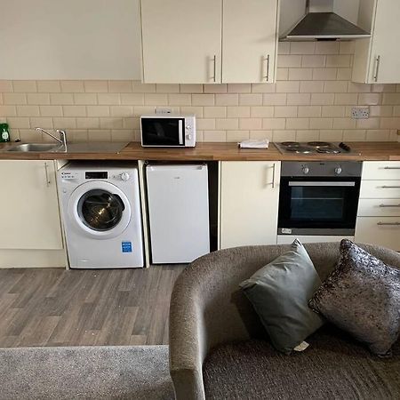 Fully Equipped Kitchen, Double Room Neath Exterior photo